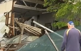 В Австралии торнадо оставил без электроэнергии тысячи домов (видео)