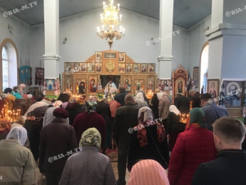 Страсти вокруг церковной темы никак не сказались на праздничном настроении православных Мелитополя (фоторепортаж)