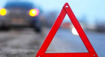 В Киеве посреди дороги на ходу взорвалась иномарка