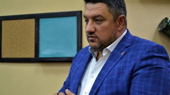 Депутата с простреленным животом срочно увезли в киевскую реанимацию