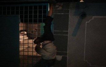 В Одессе вор застрял в заборе, убегая с места преступления (фото)