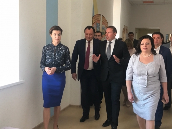 Мэр Мелитополя показал Марине Порошенко школу нового поколения (фото)