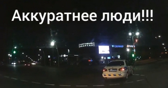 В сети показали как мелитопольские полицейские ПДД нарушают (видео)
