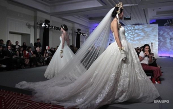 Невеста платит 15 тысяч фунтов за платье из волос умершей матери