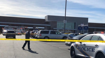 Мужчина расстрелял людей в продуктовом магазине
