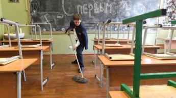 В сети бурные обсуждения из-за уборки класса учениками одной из школ Киева