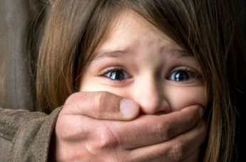 На Львовщине извращенец изнасиловал собственную 5-летнюю дочь
