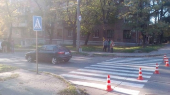 Маленькая жительница Запорожья попала под колеса авто на пешеходном переходе