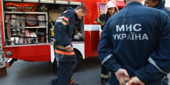 В Запорожье 18 спасателей тушили двухэтажный дом, в котором находился ребенок