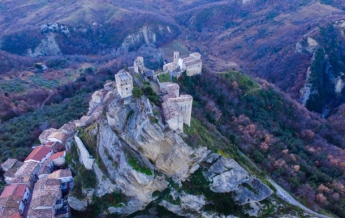 В Италии можно арендовать замок за $100 (фото)