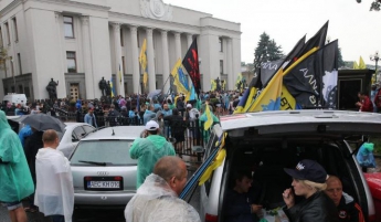 Никак не успокоятся: “евробляхеры” анонсировали акции протеста по всей Украине