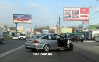 ДТП на объездной - от удара автомобиль вылетел к заправке (фото)
