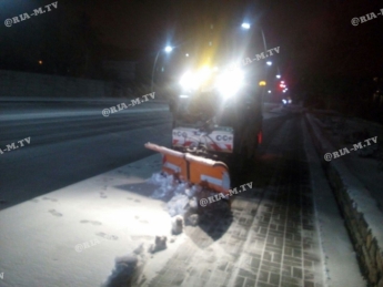 В Мелитополе всю ночь шел снег (видео, фото)