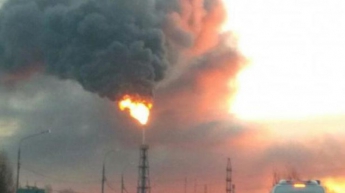 В Москве пылает огромный нефтеперерабатывающий завод (фото, видео)