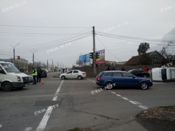 В ДТП с перевернутой машиной в Мелитополе пострадал пешеход