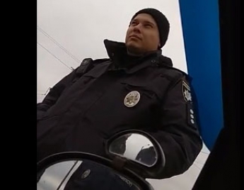 Акимовские полицейские поразили "знаниями" ПДД (видео)