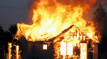 11-летняя девочка спасла из горящего дома четверых детей