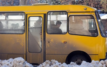 На Волыни водитель отказался подбирать детей, ожидавших маршрутку на морозе