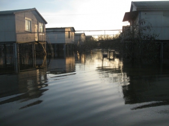 Затопленные базы и сорванные крыши: последствия шторма в Кирилловке (ФОТО)