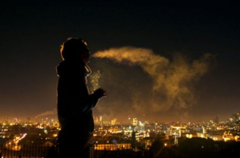 Украинцам запретят курить на балконах: закон уже в Раде