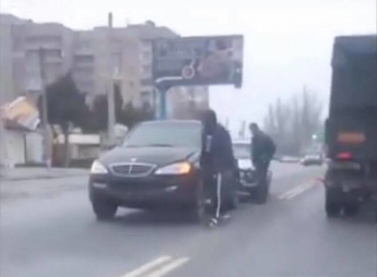 В Мелитополе ищут очевидцев ДТП, в котором столкнулись три автомобиля (видео)