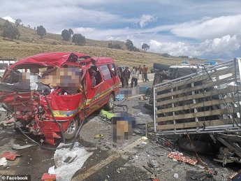 В Боливии "лоб в лоб" столкнулись два автобуса, 17 человек погибли