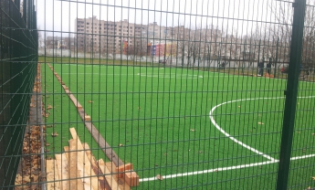 В Мелитополе спортсменов детского клуба Арис не пускают на новые футбольные поля (видео)