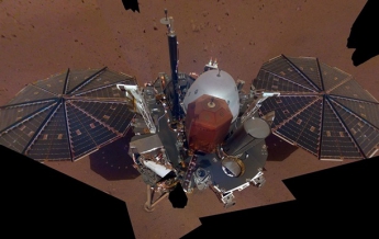 Зонд InSight сделал первое "селфи" на Марсе