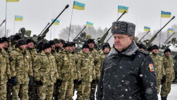 Россия может начать наземную операцию против Украины в любой момент - Порошенко
