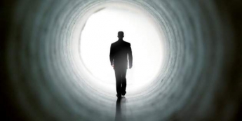 Ученые объяснили свет в конце тоннеля перед смертью