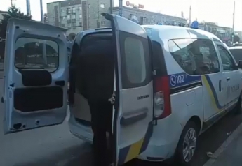 В Запорожье возле Макдональдса разоблачили "наркоаптеку" (Видео)