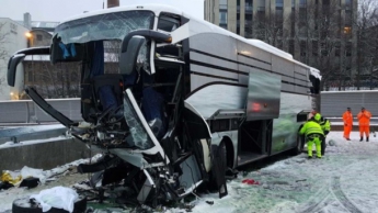 Ужасное ДТП в Швейцарии: автобус врезался в ограждение, пострадали более 40 человек