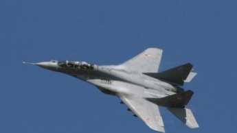 В России взлетающий истребитель «потерял» топливные баки, - ВИДЕО