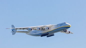 Украинская "Мрия" отмечает 30 лет: фото самолета-гиганта