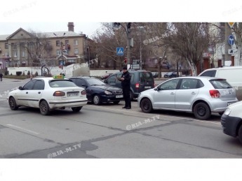 В Мелитополе на дамбе полиция разбирается с участниками ДТП (фото)