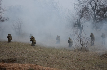 Бойцы мелитопольской теробороны показали напряженный день тренировок (фото)