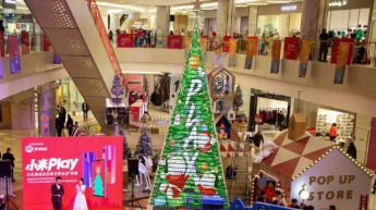 Xiaomi собрала гигансткую новогоднюю елку из смартфонов (фото)