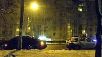 В Киеве пьяная женщина угнала BMW и врезалась в столб (фото)
