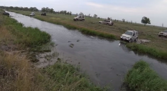 Под Мелитополем оффроудеры форсировали реку Молочную (видео)
