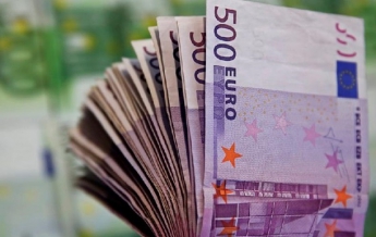 В Еврозоне центробанки прекращают выпуск банкнот по 500 евро