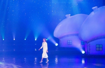 В белом платье и на шпильках: Марина Порошенко впервые продемонстрировала необычный светлый образ