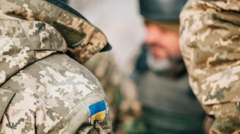 На сколько в Украине выросла зарплата военных