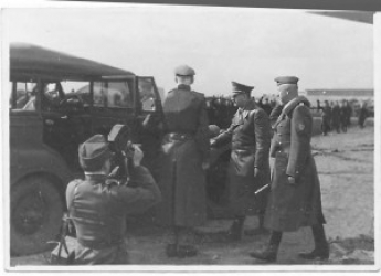 Фото визита Гитлера в Запорожье продают за 125 евро