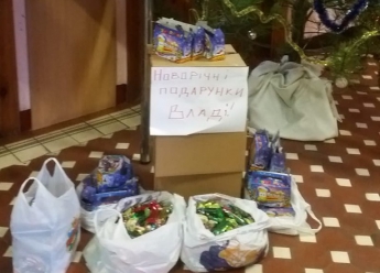 В Запорожской области разгорелся скандал из-за новогодних детских подарков