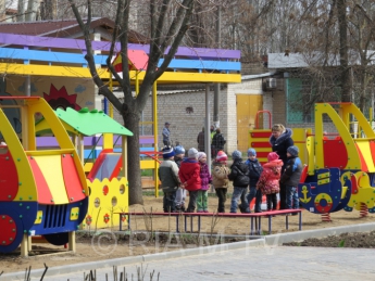 В связи с закрытием ряда детских садов летом в Мелитополе с детьми будут работать психологи