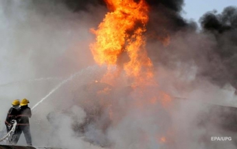 На нефтяном танкере возле Гонконга произошел взрыв