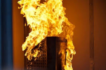 Из-за телевизора в Мелитополе едва не сгорел дом