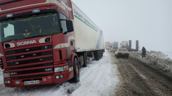 В Запорожской области из снежного плена спасатели освободили более 30 человек (Фото)
