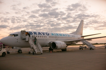 Летевший в запорожский аэропорт самолет вынужденно приземлился в Киеве