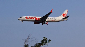 Крушение самолета в Индонезии: спасатели нашли речевой самописец